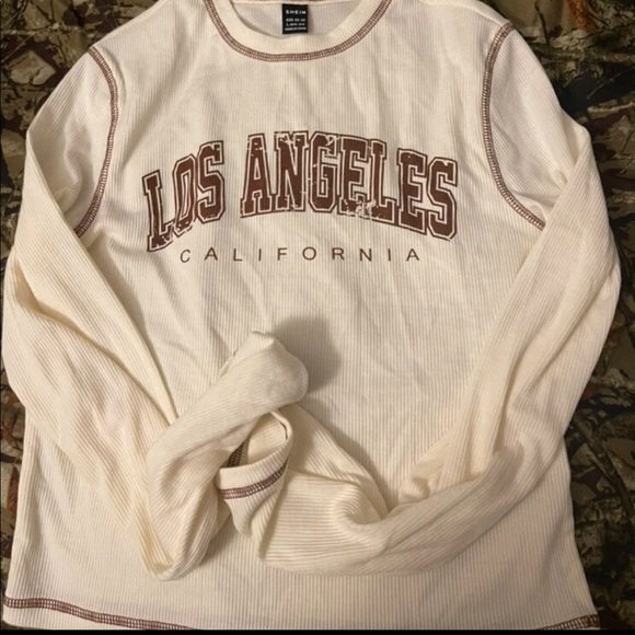 𝙲𝚛𝚘𝚙𝚙𝚎𝚍 𝙶𝚛𝚊𝚙𝚑𝚒𝚌 𝚃-𝚂𝚑𝚒𝚛𝚝 - Picture 3 of 3